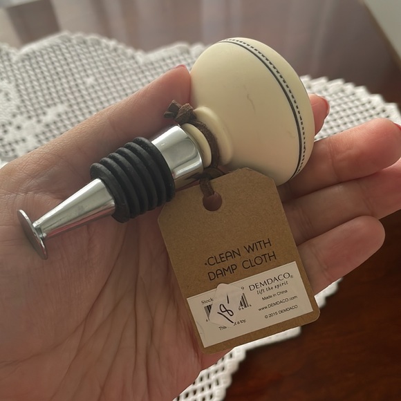 NWT Demdaco By Design Wine Bottle Topper - Picture 3 of 3